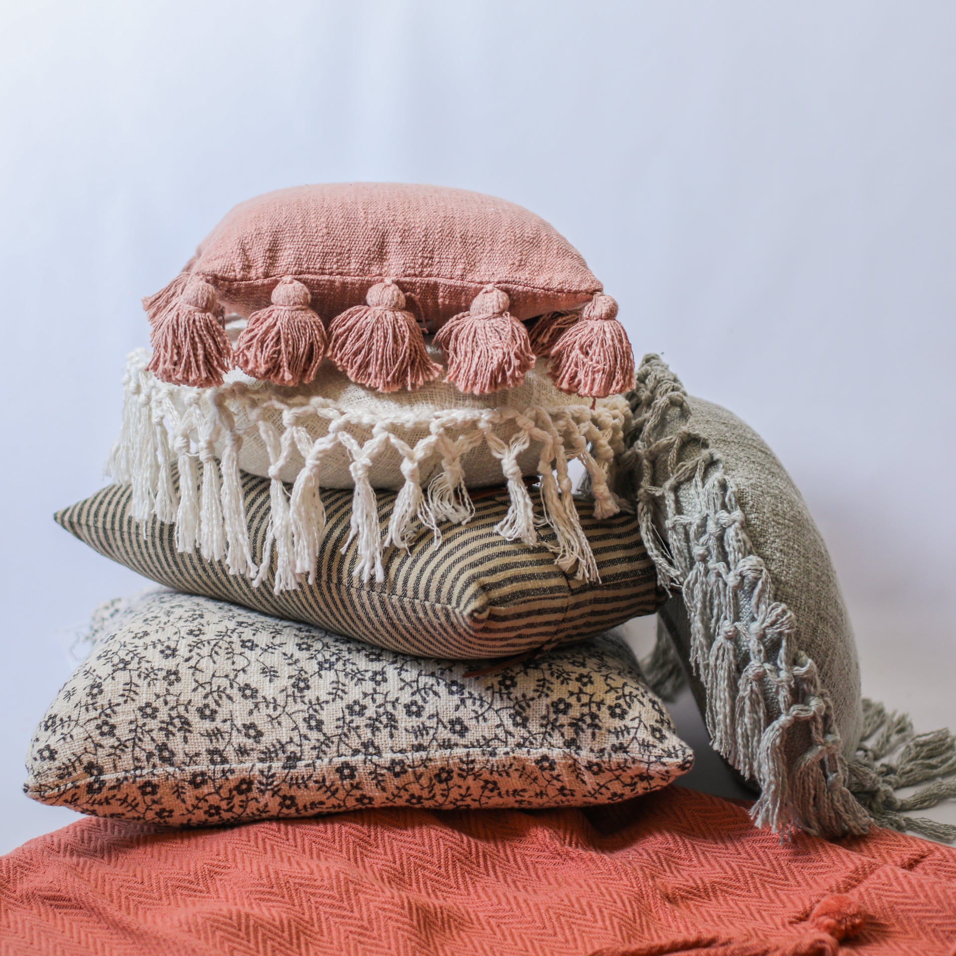 Pillows – 80AcreMarket.com