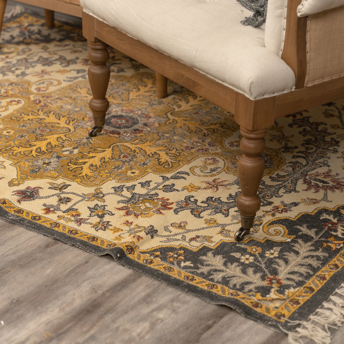 Medallion Distressed Rug with Fringe 4'X6'