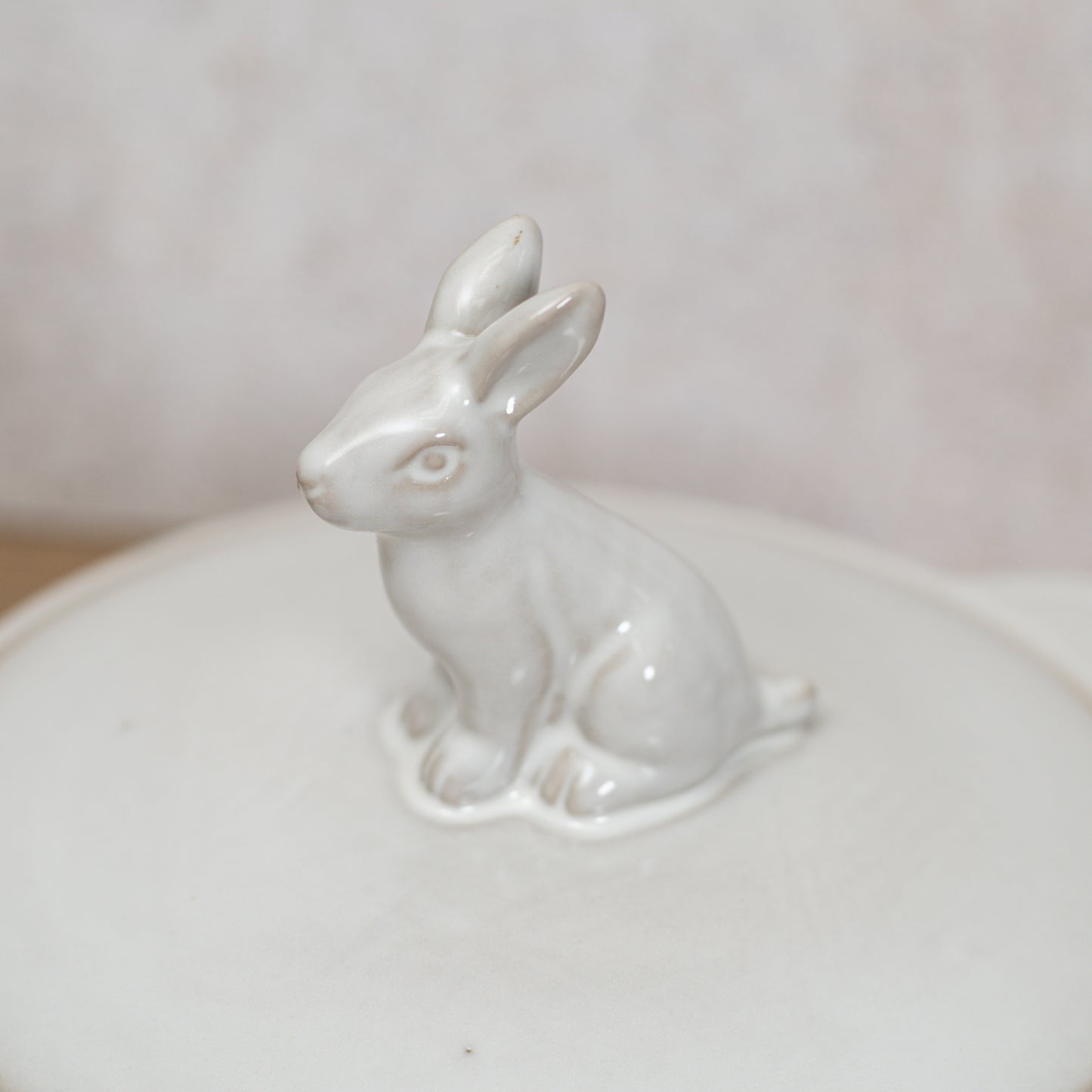 Rabbit Lid Stoneware Baker