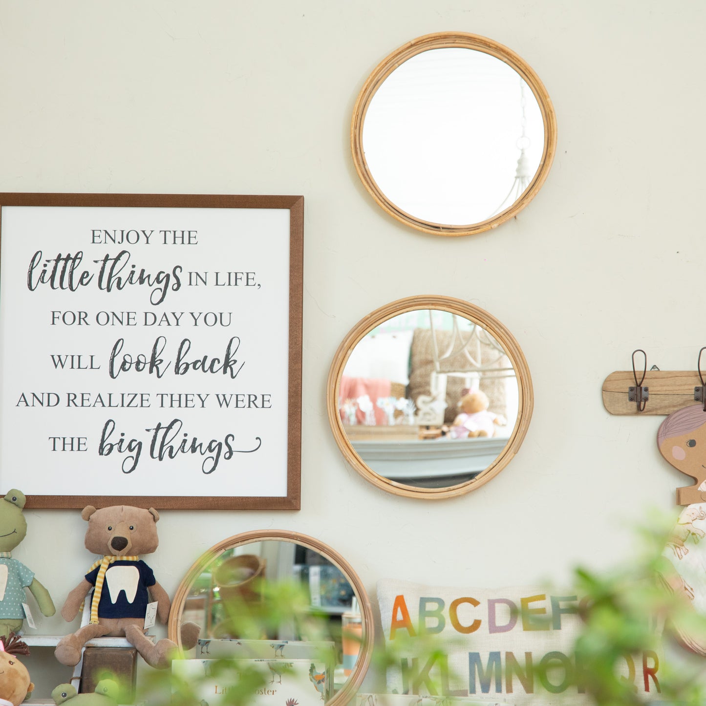 Round Rattan Mirror Tray, 2 Sizes