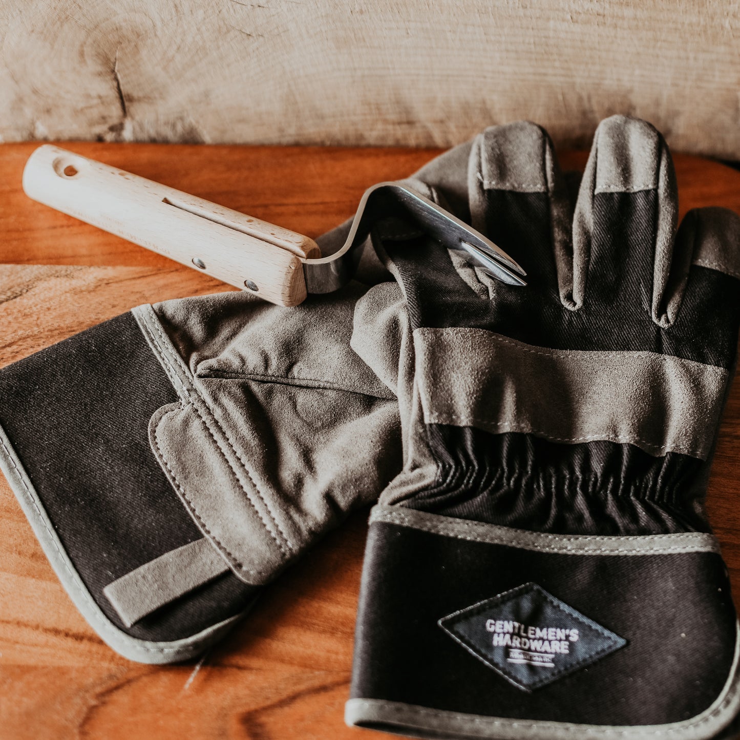 Gardening Gloves & Root Lifter