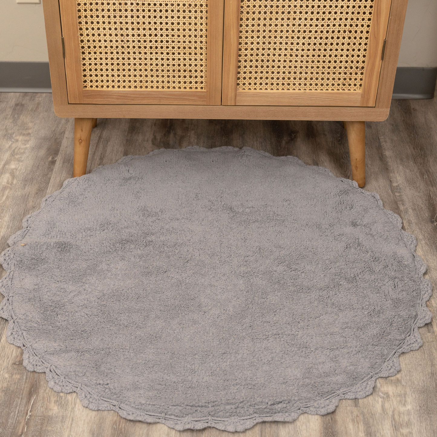 Gray Crochet Scallop Trimmed Rug