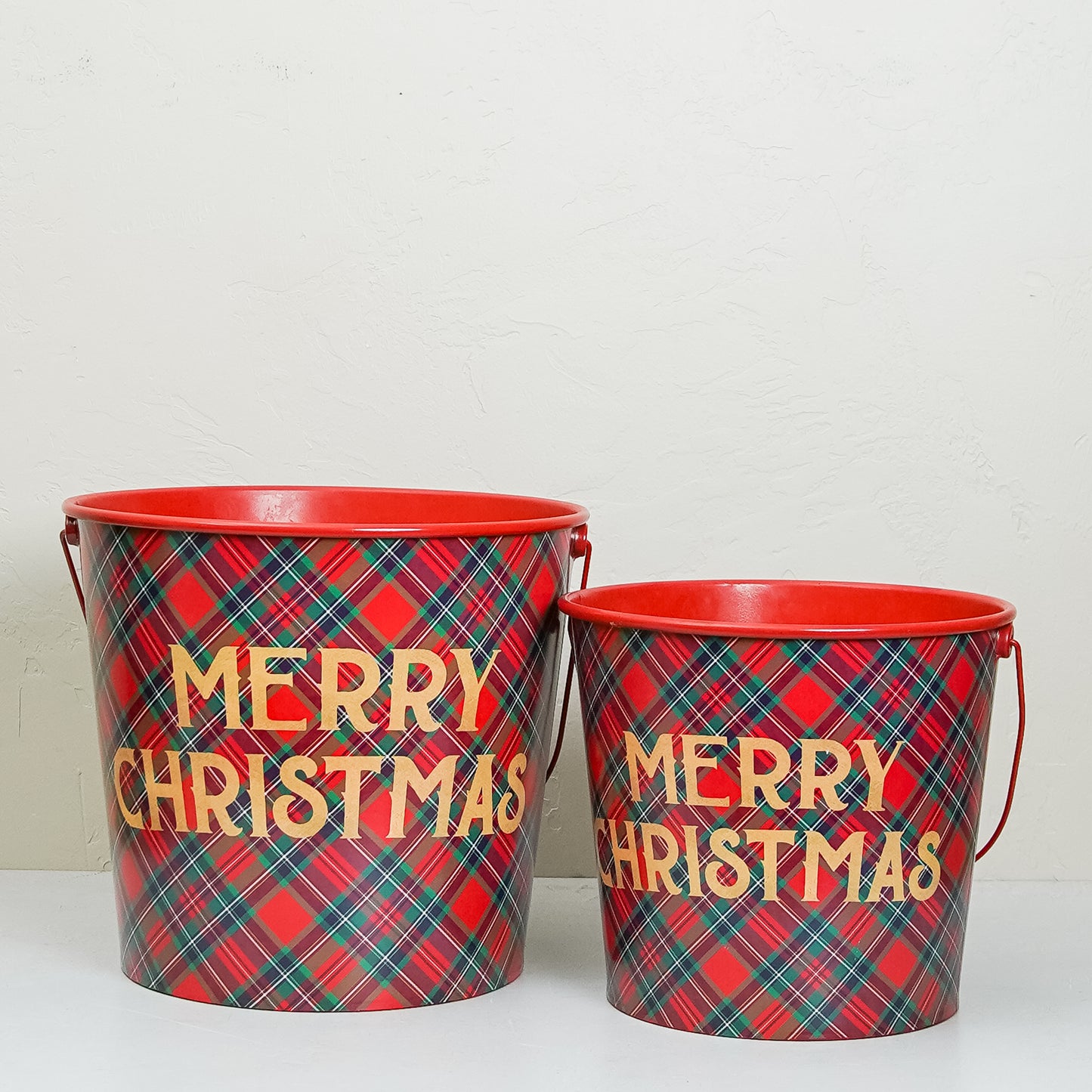 "Merry Christmas" Plaid Metal Bucket