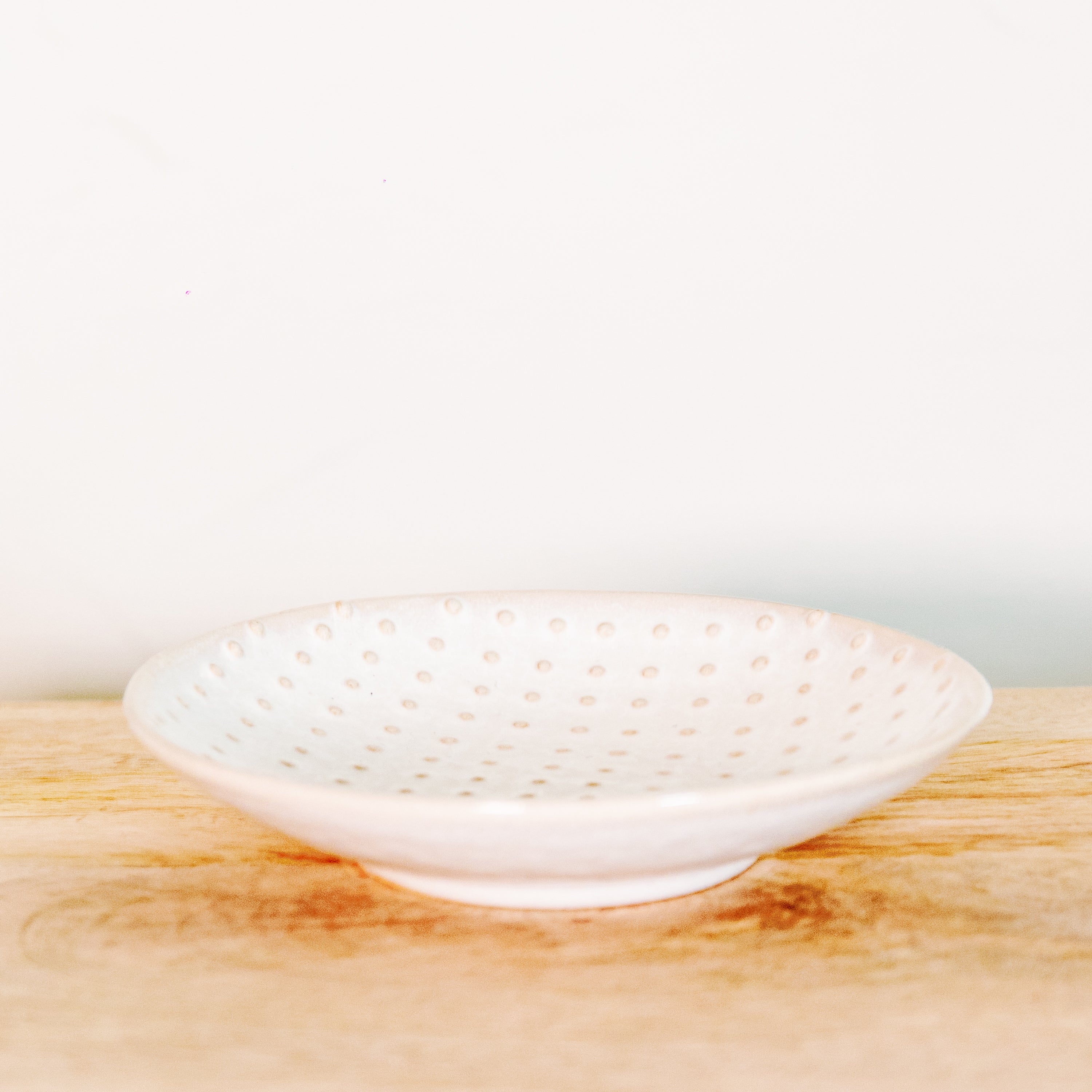 Small Rounded Plate Hobnail Embossed Round Stoneware Plate – 80AcreMarket.com